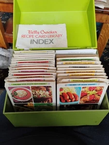 Betty Crocker Vintage 1971 Recipe Card Library Red Box, Multiple Categories - Picture 1 of 8