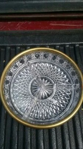 Plato dividido de cristal con borde de latón - Imagen 1 de 4