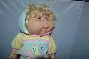 1991 Cabbage Patch Kid Girl Blond Hair Brown Eyes Outfit 14" J9 - Picture 1 of 4