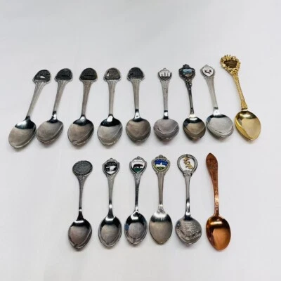 Quince (15) cucharas metálicas de recuerdo vintage ver descripción: material - tamaño Foto 1 de 4