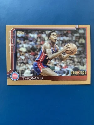 2025-26 Topps Baloncesto Isiah Thomas Borde Dorado Paralelo/2025 #260 Pistones Foto 1 de 2