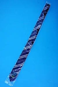 HARRY POTTER RAVENCLAW POLYESTERKRAWATTE FÜR ERWACHSENE ~ BLAU/SILBER ~ NEU IN VERPACKUNG - Bild 1 von 4