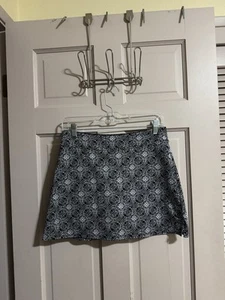 Tranquility Women's Black & White Golf Skort Size Small - Picture 1 of 4