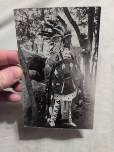 AMERIKANISCHER INDIANER HÄUPTLING ANTIKE ECHTFOTO POSTKARTE RPPC - Bild 1 von 5