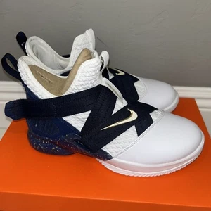 New Nike Lebron Witness Basketball Shoes Boys Youth 5 GOLD/NAVY/WHITE - Picture 1 of 5