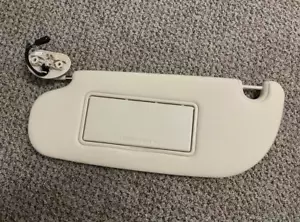 Brand NEW OEM 2007 2008 2009 2010 Ford Explorer Driver Size Sun Visor W/Light - Foto 1 di 5