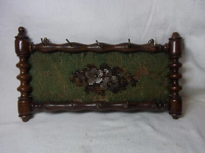 Tela para llaves con perlas de vidrio y madera torneada antigua alemana #M Foto 1 de 4