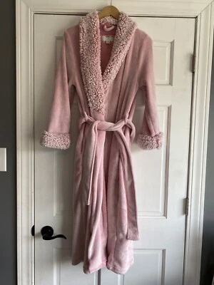 Bata de felpa Anne Klein rosa manga larga difusa para mujer pequeña mediana Foto 1 de 3