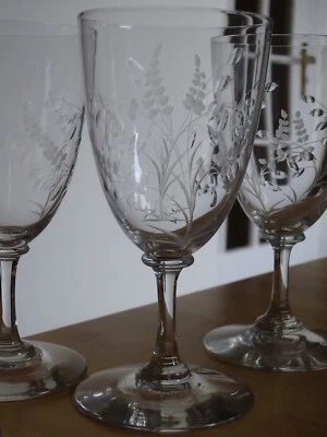 4 ANCIENS VERRES A EAU EN CRISTAL GRAVER QUALITE STYLE NAPOLEON III 19 EME 15 cm - Photo 1/4