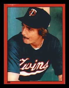 1982 Topps Stickers Rob Wilfong  Minnesota Twins #205 Centered Mint - Picture 1 of 2