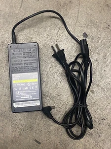 Genuine Sony Laptop Charger AC Adapter Power Supply VGP-AC19V11 19.5V 4.7A 90W - Picture 1 of 2