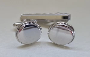 Gemelos vintage tono plata con barra de corbata - Imagen 1 de 1