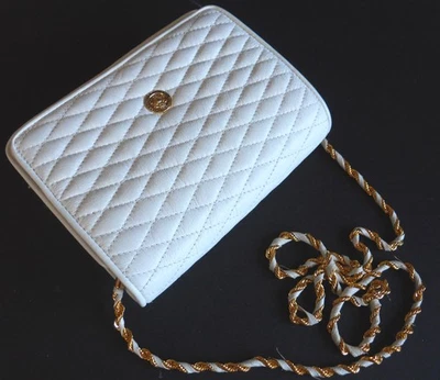 AUTH PIERRE BALMAIN WOMEN'S WHITE QUILTED LEATHER FLAP PURSE LOGO CROSSBODY BAG - Image 1 of 4