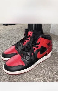Size 7 (GS) - Jordan 1 Mid Banned - Picture 1 of 2