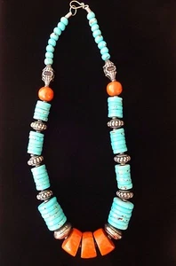 COLLAR DE BABERO FALSO CORAL TURQUESA Y METAL CON CUENTAS GRANDES - Imagen 1 de 5
