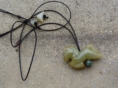 Zodiaco Cinese, Cavallo IN Giada Verde , Giadeite, Collana Cordoncino Regolabile - Immagine 1 di 4