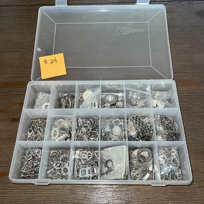 Lote de 2+ libras CUENTAS DE METAL tono plata discos espaciadores pestillos etc joyería artesanía Foto 1 de 4