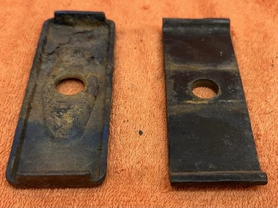 DE COLECCIÓN FORD Modelo A Abrazadera de parachoques Soporte de perno Montaje PLACAS DE RESPALDO Pieza de coche antiguo Foto 1 de 4