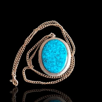 Large Imitation Acrylic Turquoise Silver Tone Oval Photo Locket Necklace 24in - Image 1 of 4