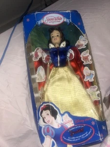 RARE Disney Snow White Doll With Necklace, Disney Store Exclusive - Picture 1 of 2