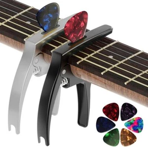Gitarren Capo TANMUS 3-in-1 für Akustik- und E-Gitarren mit Plektrenhalter 2er-Pack - Bild 1 von 1