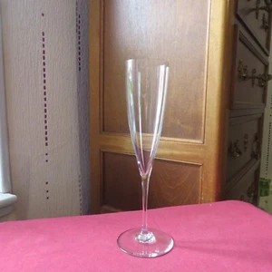 1 Flute Champagne IN Cristallo Di Baccarat Modello Dom Pérignon Firmato H - Picture 1 of 9
