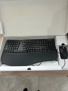 Microsoft Sculpt Ergonomic Desktop Keyboard And Mouse US English Layout - Picture 1 of 3