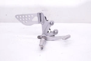 2004 03 04 SUZUKI GSXR1000 GSXR GSX1000R OEM RIGHT REARSET BRAKE BRACKET S160 - Picture 1 of 6
