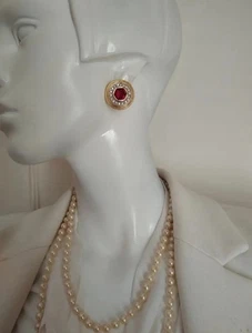 Free shipping Vintage Bijoux Signed Carven Earrings Golden Round Red Stone Clips - Imagen 1 de 9