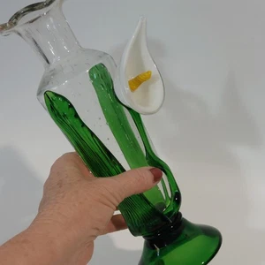 Feier Kunst Glas Vase Calla Lilie appliziert Blume grün Blatt klar 9" Vintage - Bild 1 von 11