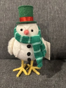 Target 2022 Freezy Wondershop Featherly Friends Vogel Mütze Neu mit Etikett Schlitten in der Hand - Bild 1 von 4