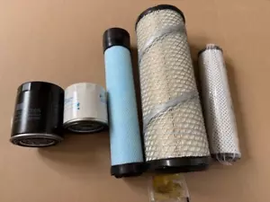 Filter Öl Kraftstoff Luft Hydraulik für Eurotrac W11 W12 Kubota Motor D1105 - Bild 1 von 2
