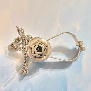 Vintage midcentury glove keeper, flower rose motif, Silver tone acc- - Picture 1 of 4