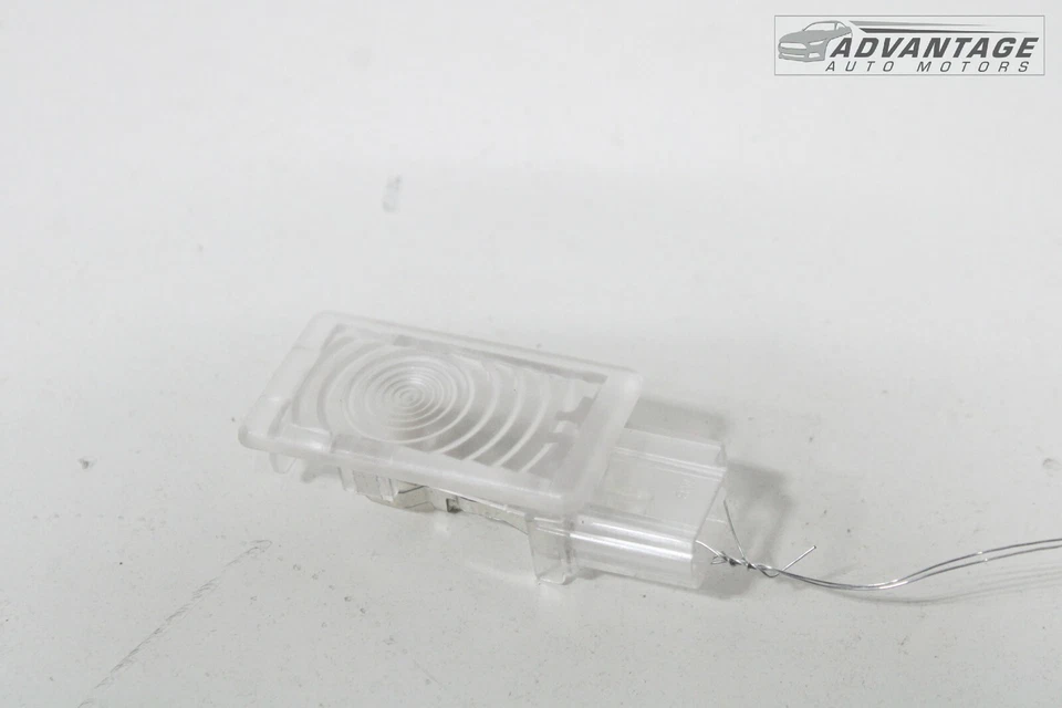 Cadillac ATS 2013-2018 panel de tablero interior inferior derecho lámpara de luz de cortesía OEM Foto 1 de 4