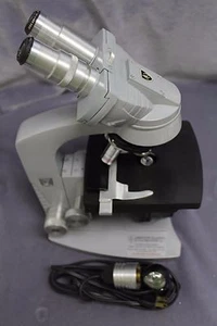Microscopio binocular de campo plano AO Spencer con 4 lentes - Imagen 1 de 7