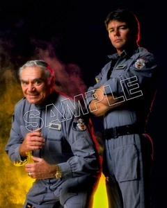Foto 36 AIRWOLF 8X10 JAN-MICHAEL VINCENT & ERNEST BORGNINE - Imagen 1 de 4
