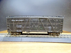 Athearn HO Scale Weighted 41' Rio Grande D&RGW 64127 Sliding Door Livestock Car - Picture 1 of 6