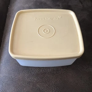 Contenedor de sándwich cuadrado Tupperware vintage transparente #311-82 - Imagen 1 de 3
