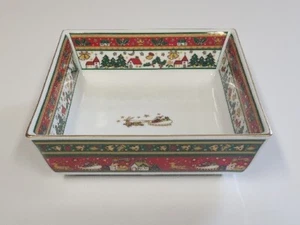 Piatto in porcellana vintage Maebata, Giappone, con motivo natalizio. Fine XX secolo  - Foto 1 di 13