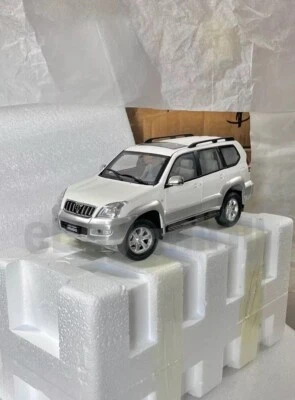 (Flaw) 1:18 Scale 2003~2007 Toyota Land Cruiser Prado White Diecast Model Car - Image 1 of 4