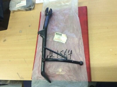 SOPORTE LATERAL PIEZAS ORIGINALES YAMAHA R5 R5B R5C RD250 73-75 RD350 73-75 278-27311-01 Foto 1 de 4