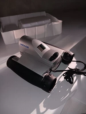 Working Meade Capture View Digital Camera Binoculars Model 8x22 VGA 640X480 - Image 1 of 4