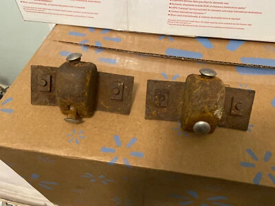 1967 1968 Ford Mustang suporte de para-choque traseiro par LH RH fabricante de equipamento original - Imagem 1 de 4