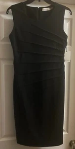 Neu mit Etikett - Calvin Klein ärmelloses schwarzes gefüttertes Kleid - Gr. 2 - Bild 1 von 6