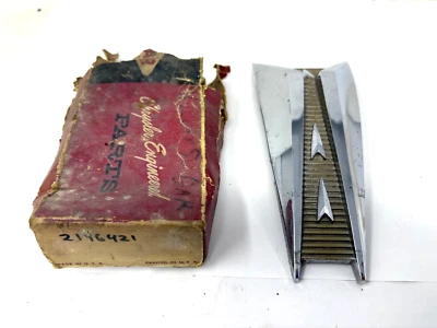 Nuevo de Lote Original Mopar 190 Dodge Dart Seneca Phoenix 2196421 1903477 Capucha Ornamento Emblema Foto 1 de 4
