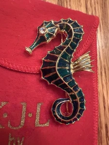 Very Rare! Kenneth J Lane Gold Tone / Green Enamel Seahorse Brooch 3695 - Picture 1 of 7