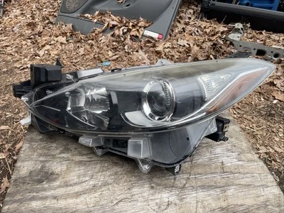 Conjunto de faros del lado del conductor izquierdo halógeno izquierdo Mazda 3 2014-2016 bombilla faltante Foto 1 de 4
