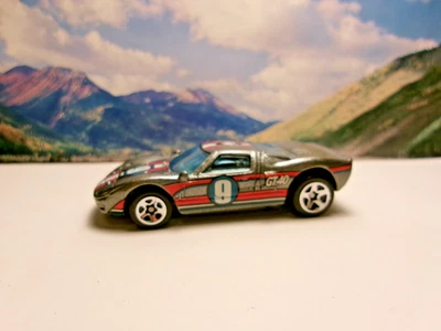 Ford GT-40 2003 Hot Wheels Track Aces Series gris Foto 1 de 2
