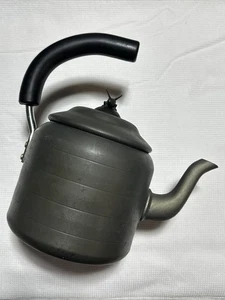 Calphalon R USA made in Ireland 2-Quart Anodized Aluminum Bee Kettle - Picture 1 of 9