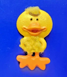 Avon PIN Ostern Vintage DUCK LUV A DUCKY Fuzzy 1973 Brosche Schmuck - Bild 1 von 3